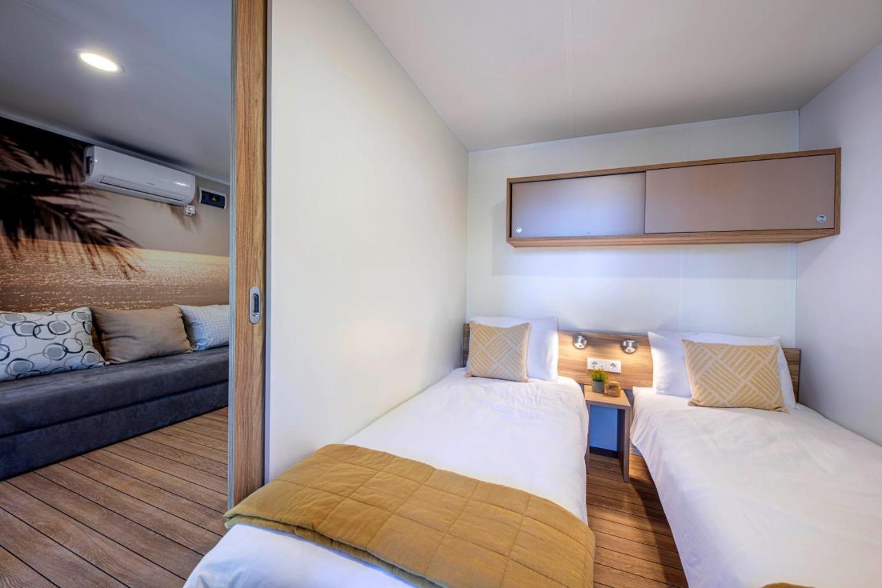 רוביני Porton Mobile Home מראה חיצוני תמונה